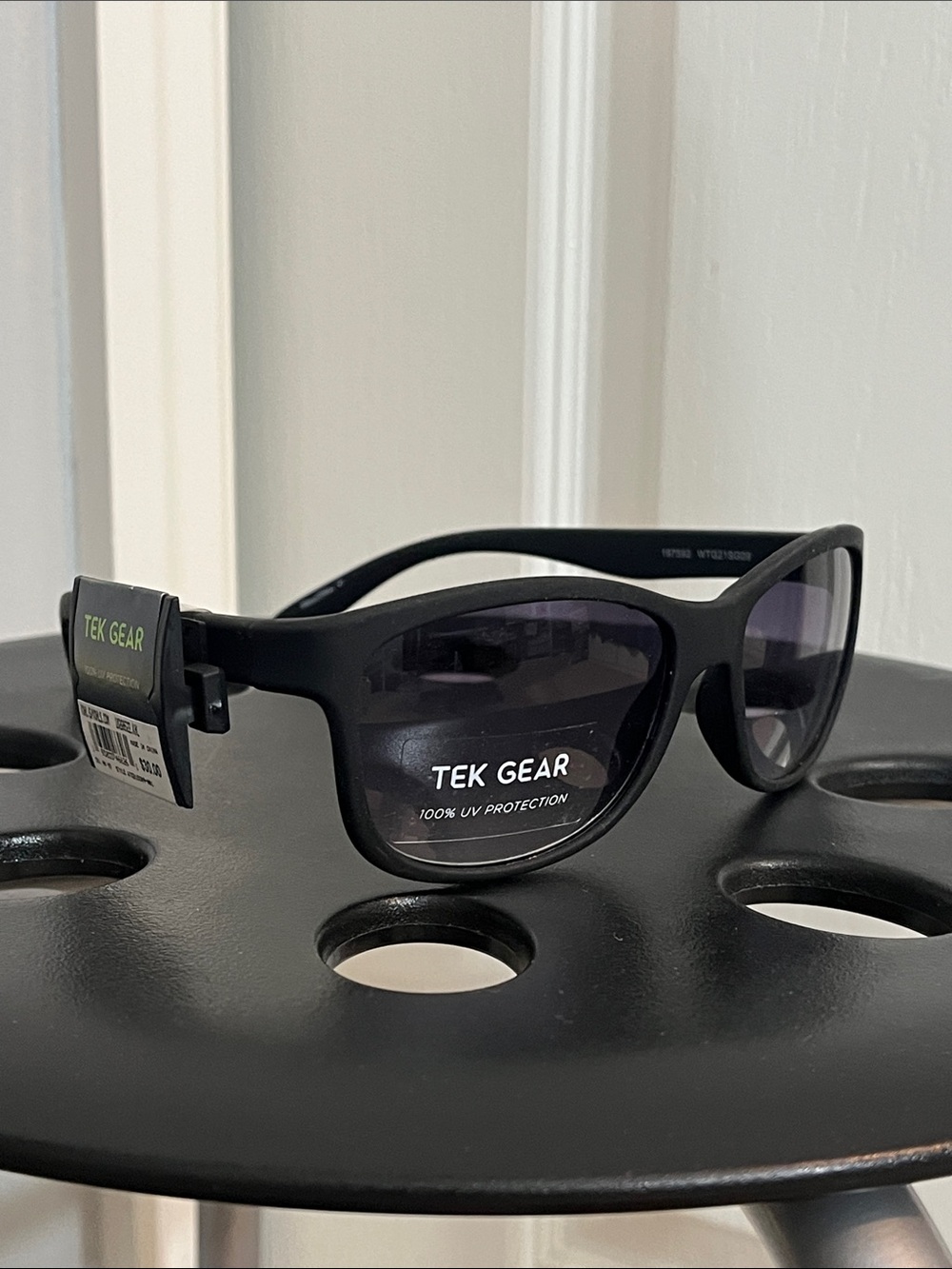 Tek Gear Matte Black Unisex Wayfarer Sunglasses |Gradient|100% UV Protection NWT